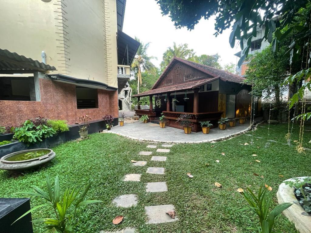 Kalpadiyil 호텔 Balarampuram 외부 사진